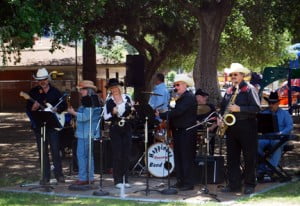 Photos by Sammi SLAYBACK Photos by Sammi SLAYBACK