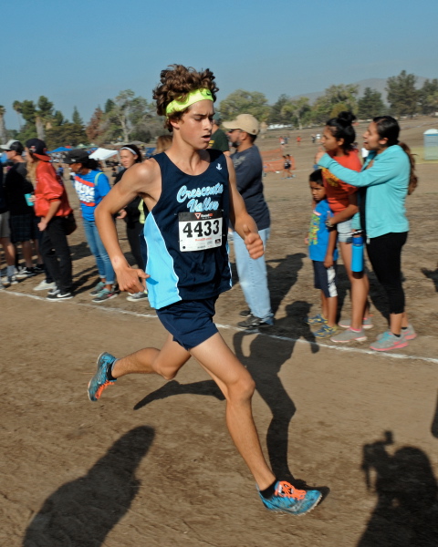 Photos by Leonard COUTIN CV’s Colin FitzGerald placed fifth with a time of 10:49.16 at Saturday’s Riverside Invitational. 