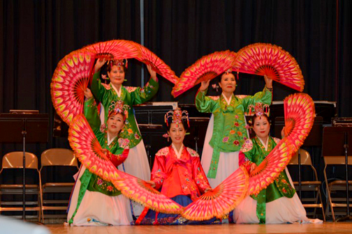 Hiza Yoo Korean dancers entertained at the CV Prayer Breakfast