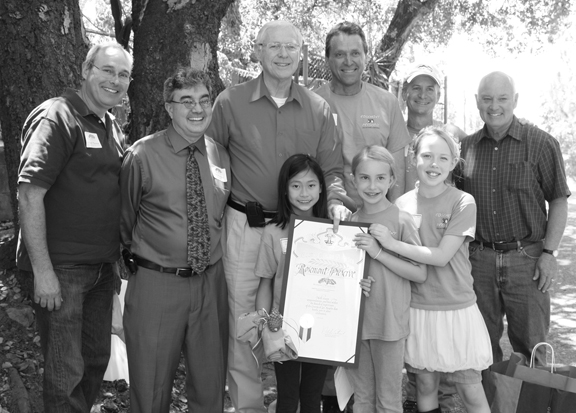 new-antonovich-and-girls-bw