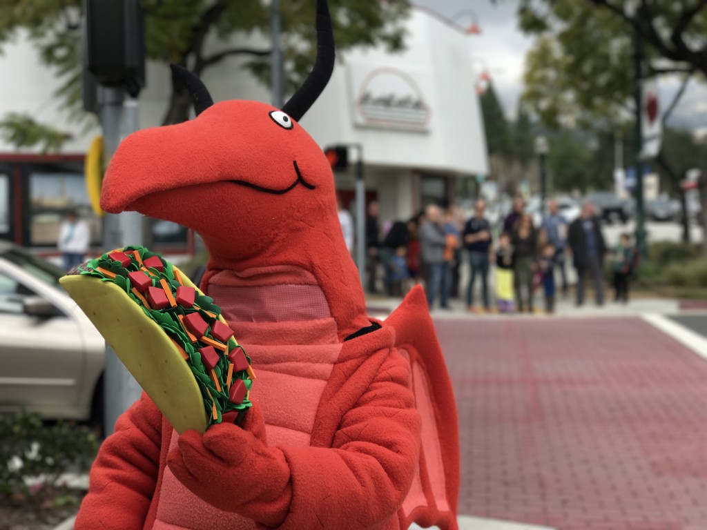 NO 1 dragon procession Image-4