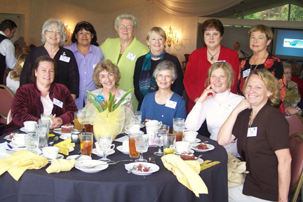 La Cañada Flintridge Orthopaedic Guild held its annual authors luncheon on Oct. 27 at the La Cañada Country Club. Standing from left are Jeanne Long, Margaret Dickson, Sally Benson, Aileen Nowatzki, Mary Achtermand and Terry Nicol. Seated from left are Daryl Baker, Danette Erickson, Sonja Millikan, Terry Soderstrom and author Tina Ferraro.Photo by Shana LiVIGNI