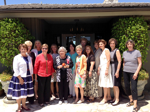 Las Candelas Installs Slate of Officers