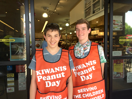 Sasoun Krikorian (left) and Walker Creedon were at Gelson’s Market telling folks of the Eliminate project.