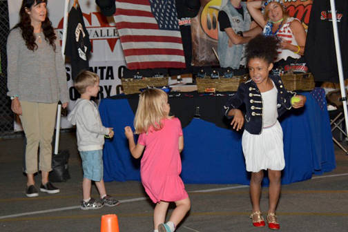 3 CV FIREWORKS Clubb dancing kids