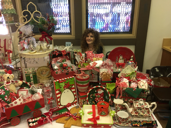 Prom Plus Holds Holiday Boutique