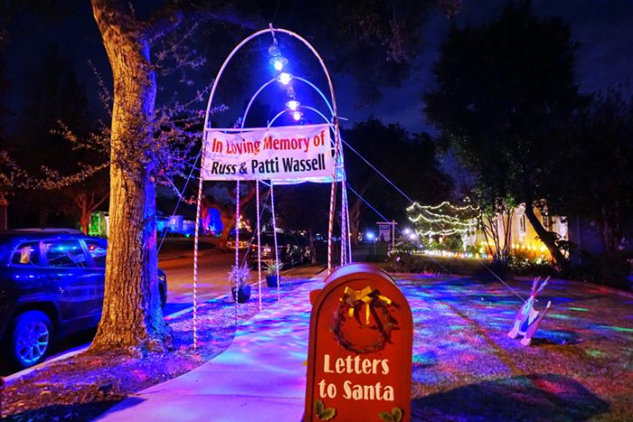 Displays that Show Off Holiday Spirit