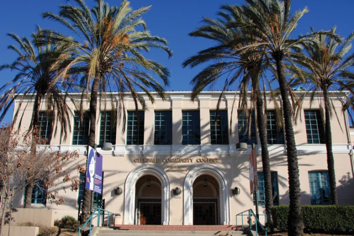 Pros and Cons of Community College