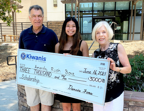 Kiwanis Club of La Cañada Awards Scholarships, Honors Local High School Graduates