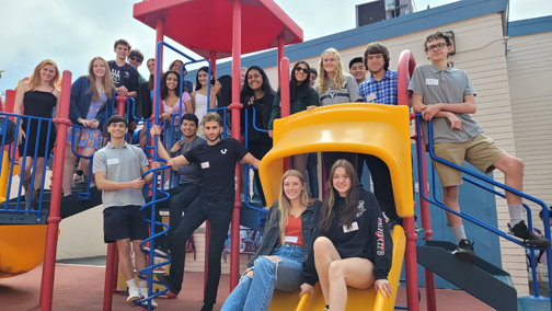 Lincoln Elementary Awards Scholarships to Alumni