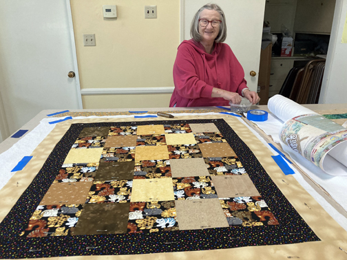 Glendale Quilt Guild Bingo Night Pays Out Quilts and Cash