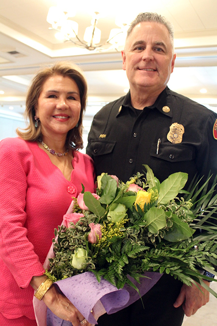 Glendale Latino Assoc. Announces Awards & Installs Board 