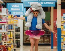 MOVIE REVIEW – A Soft Heart Under the Shingles: Tatum Surprises as a Charming Leading Man in ‘Roofman’