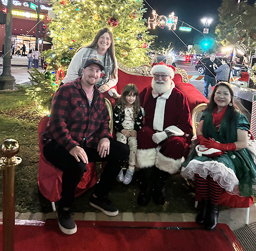 Montrose Christmas Season Kicks Off With Tree Lighting