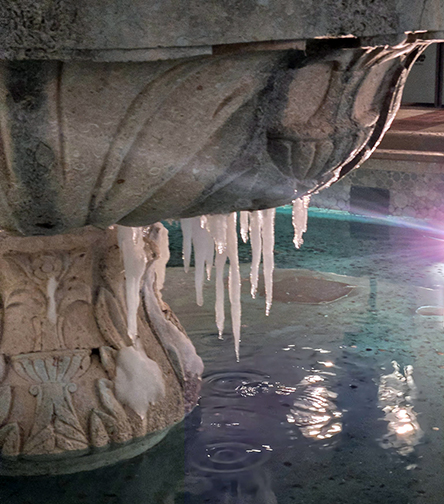 WEATHER WATCH <<< TAKING A LOOK OUTSIDE OUR WINDOW