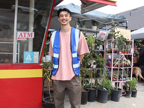 Burbank’s Doughn-T Hut Hosts Mini Flea Market & Swap Meet