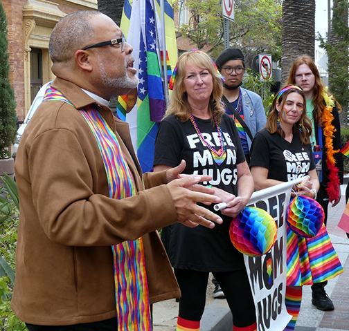 ‘Gaywalking’ – Glendale’s First Gay Parade – Gathers Supporters