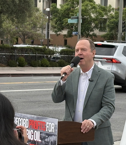 Schiff to Introduce Legislation to Investigate Oil Companies