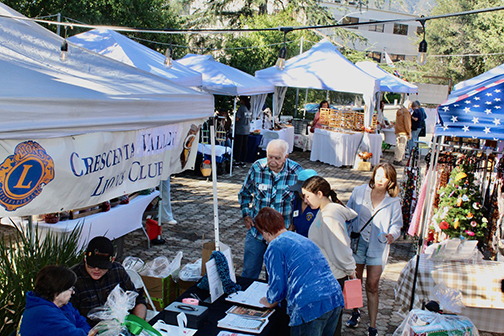 Crescenta Valley Lions Holds Grrr-eat Fall Into The Holidays Boutique
